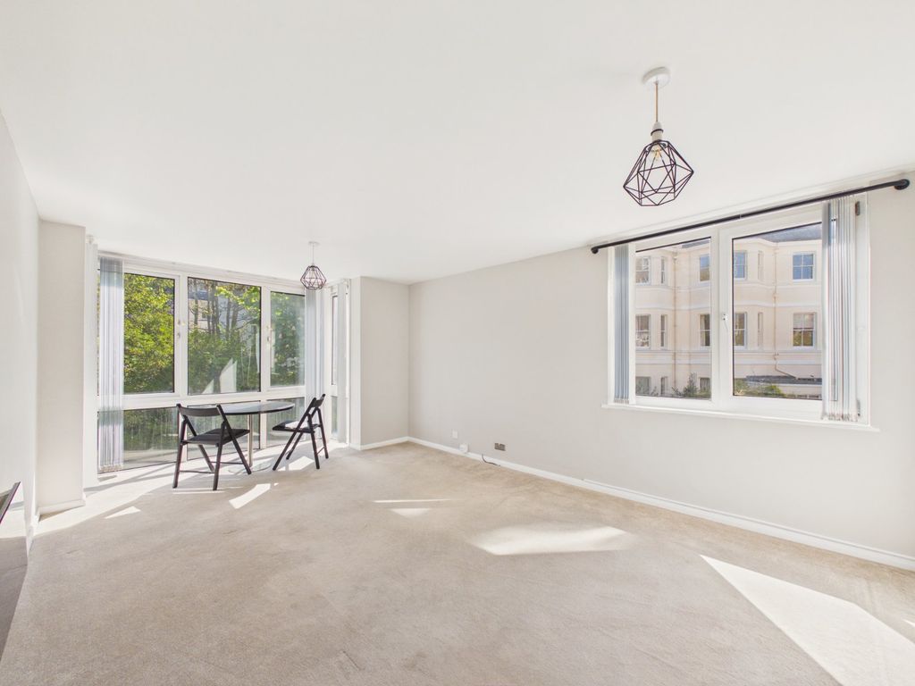 Property photo 2 of 12 Living Room