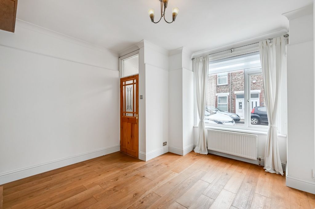 Property photo 3 of 11 Picture 3