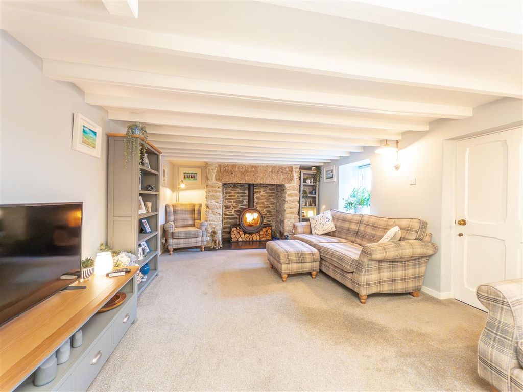 Property photo 3 of 39 Tregear Cottage, Breage-3.Jpg