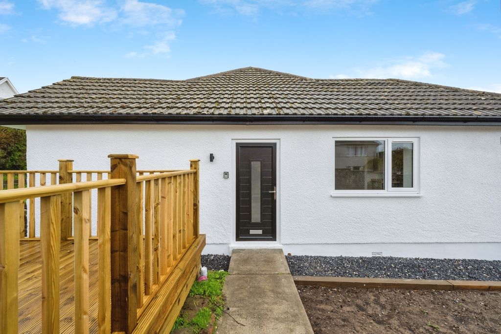 Property photo 2 of 17 Photo