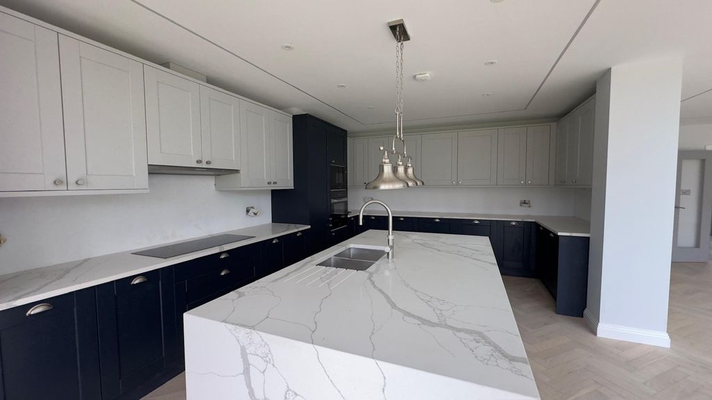 Property photo 3 of 13 Image