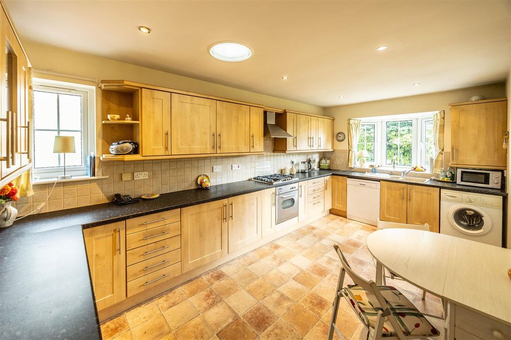 Property photo 3 of 24 167Bllight-150426-2.Jpg