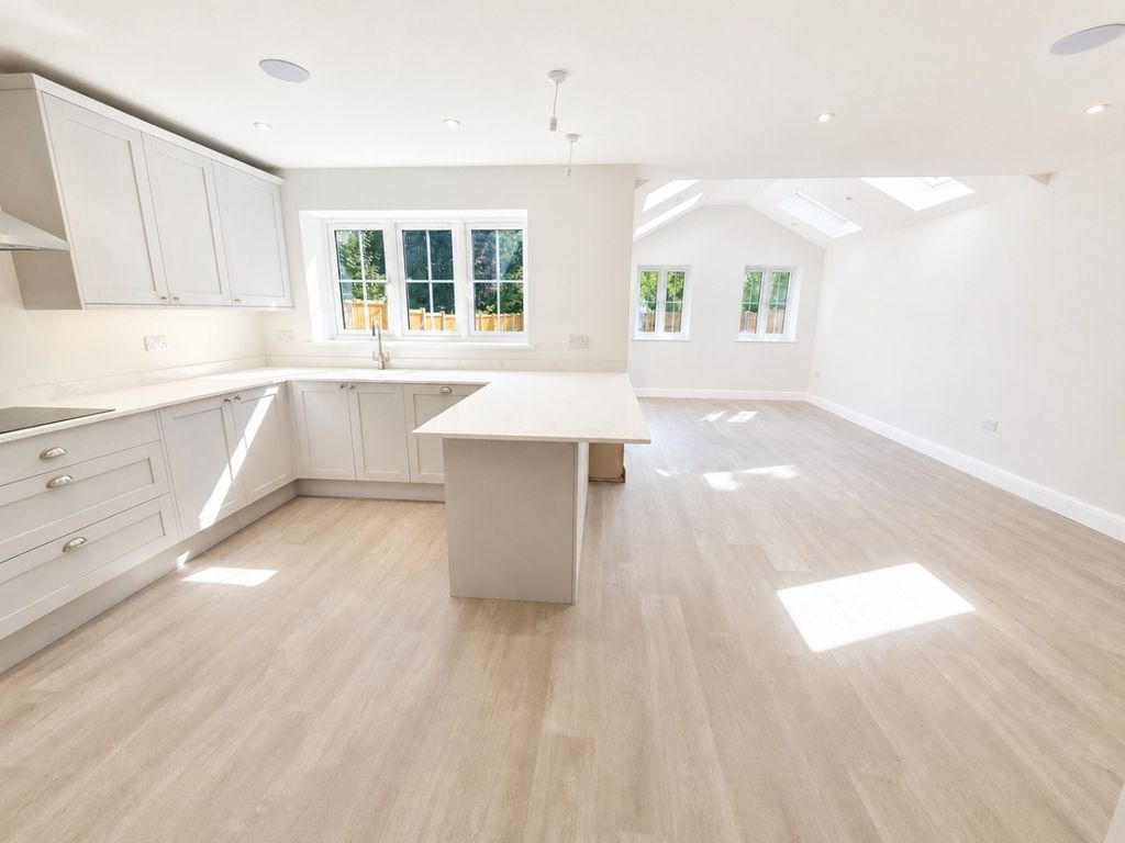 Property photo 2 of 27 5384511
