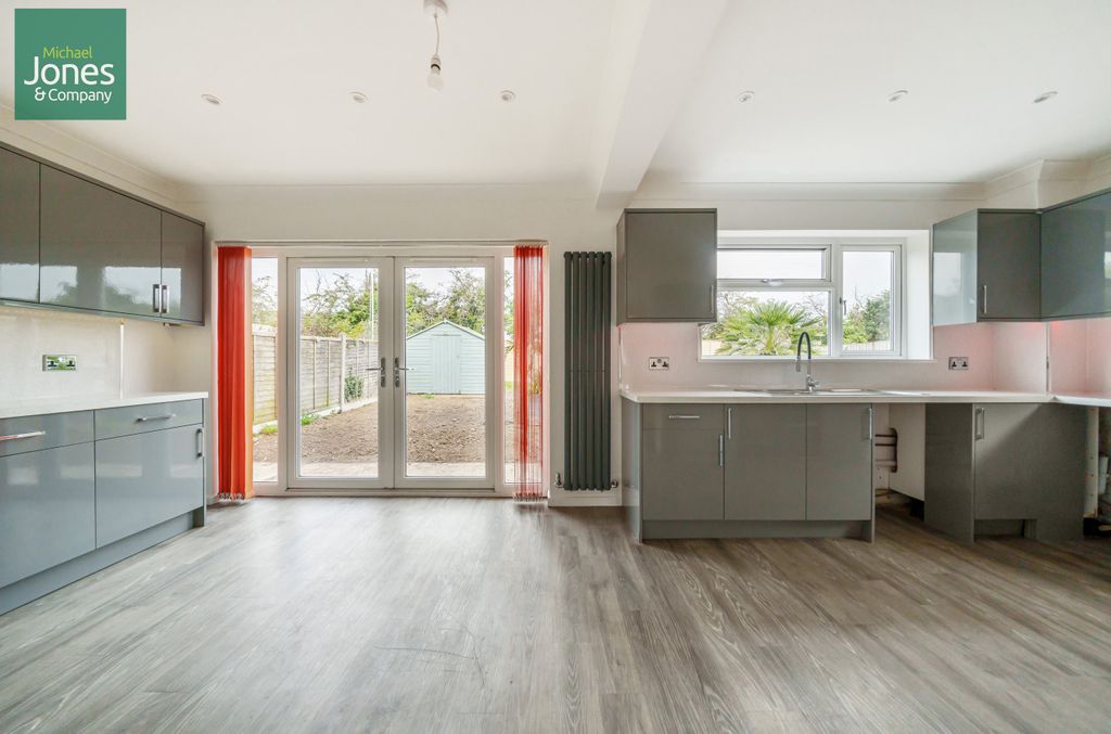 Property photo 2 of 17 Kitchen