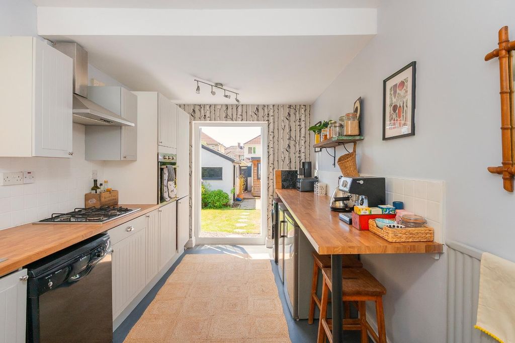 Property photo 3 of 36 4S4Rke - Kitchen D.Jpg