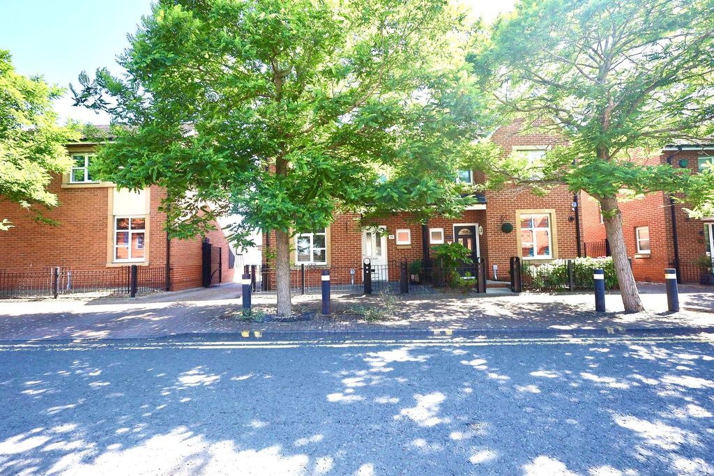 Property photo 1 of 27