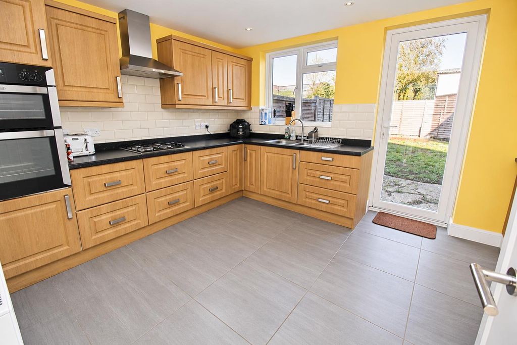 Property photo 2 of 17 10.Png