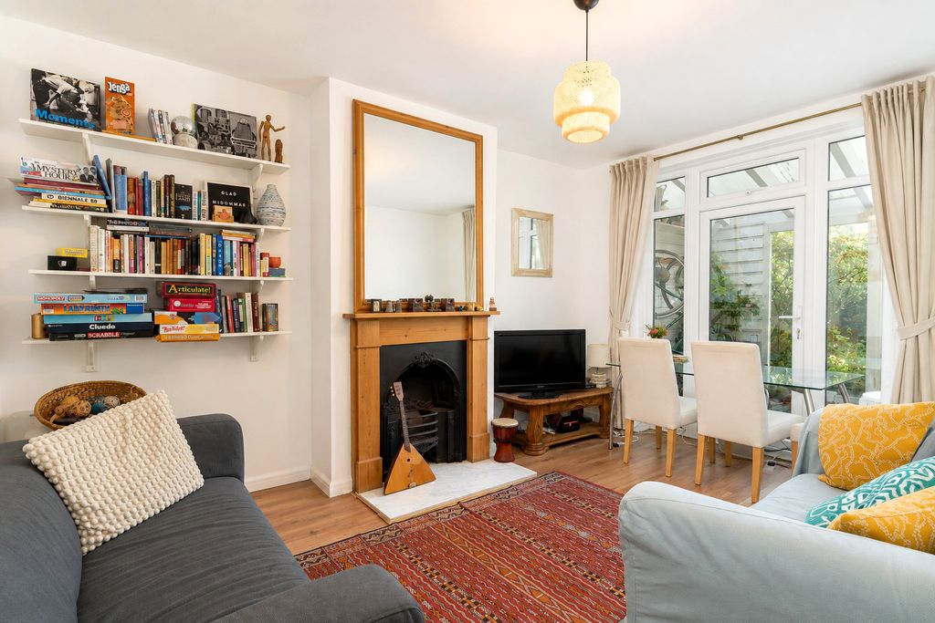 Property photo 2 of 13