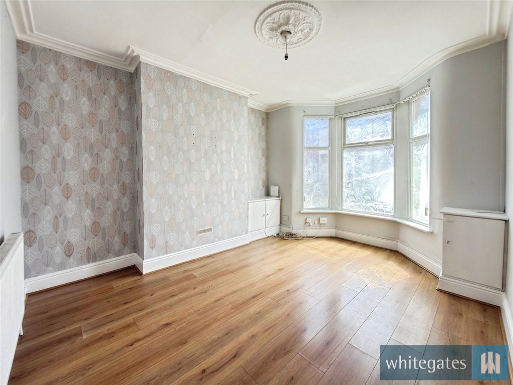 Property photo 2 of 14 Picture No. 13