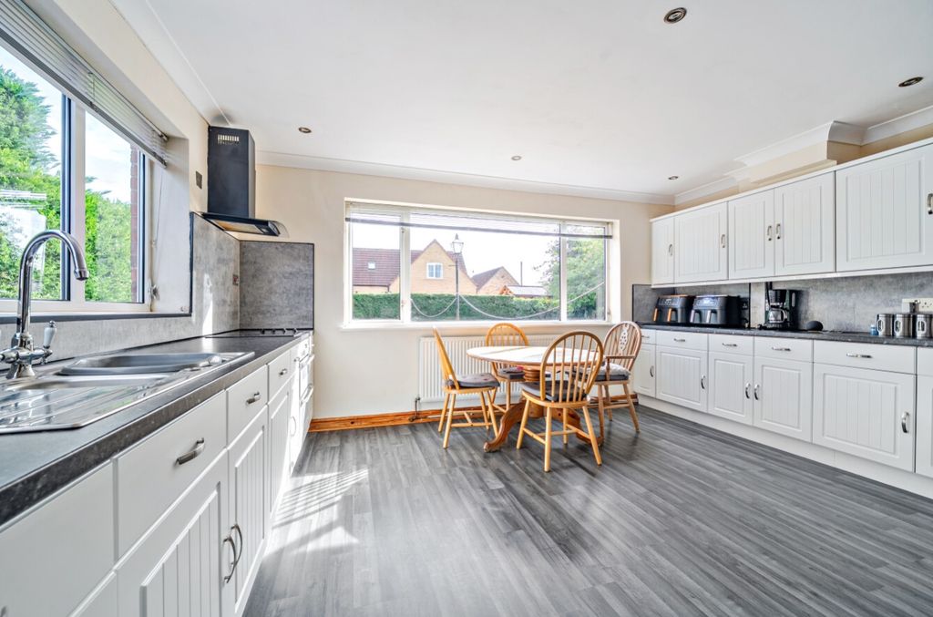 Property photo 3 of 42 1523052-4-1A0d4c85Df7d7