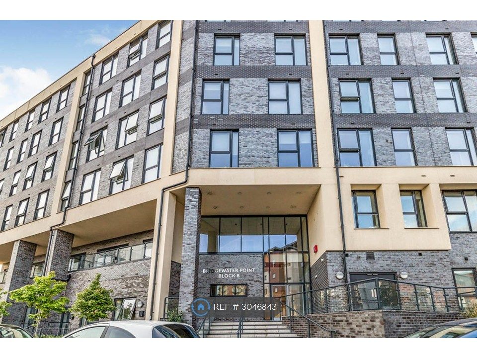 Property photo 1 of 10 Building Front