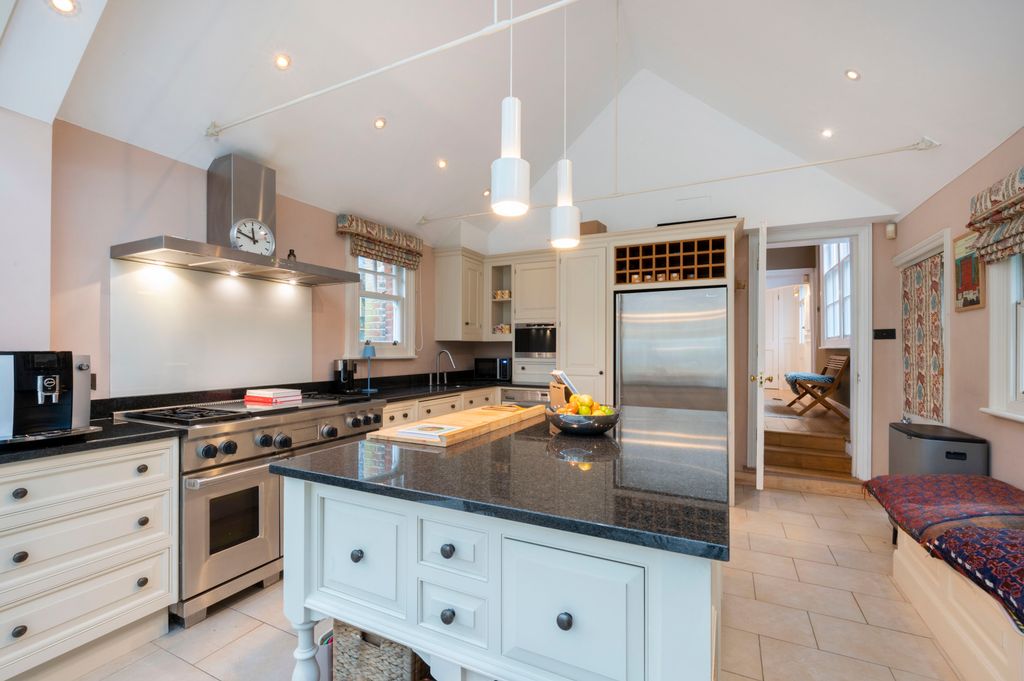 Property photo 3 of 24 Picture No. 10