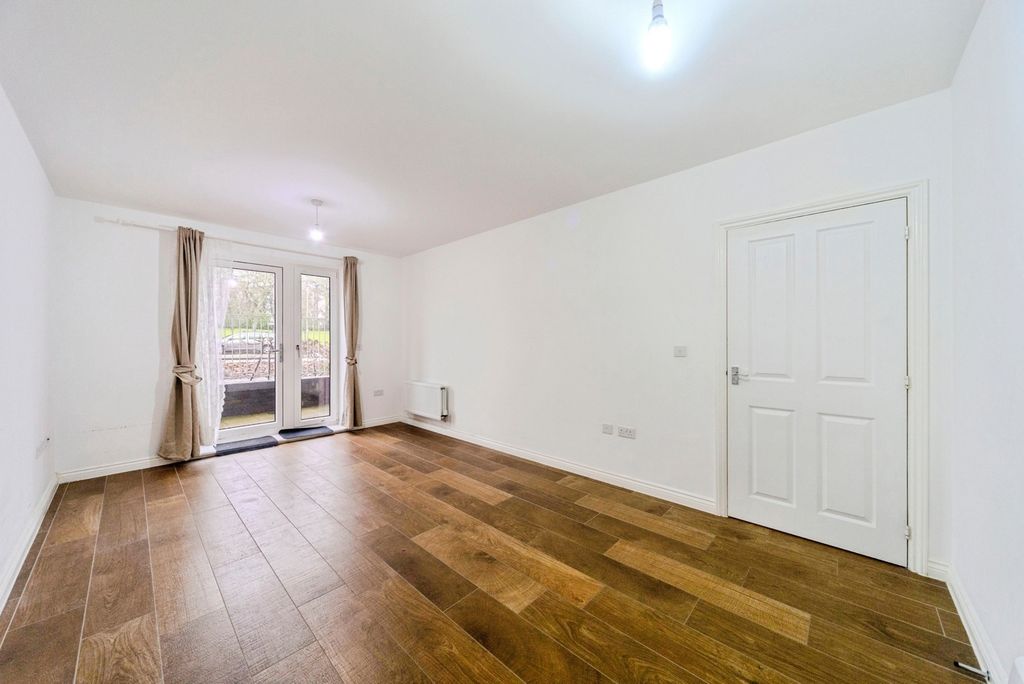 Property photo 2 of 20 Pbox-Img.Jpg