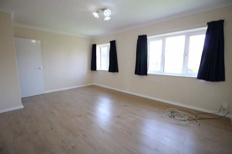 Property photo 3 of 9 Photo 11