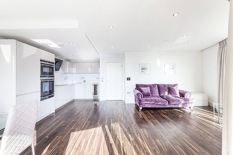 Property photo 3 of 16 Alie Street, E1