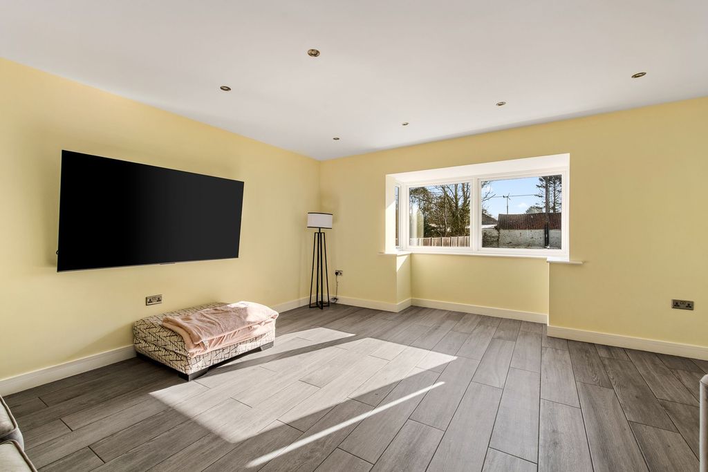 Property photo 3 of 29