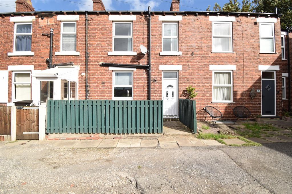 Property photo 1 of 12