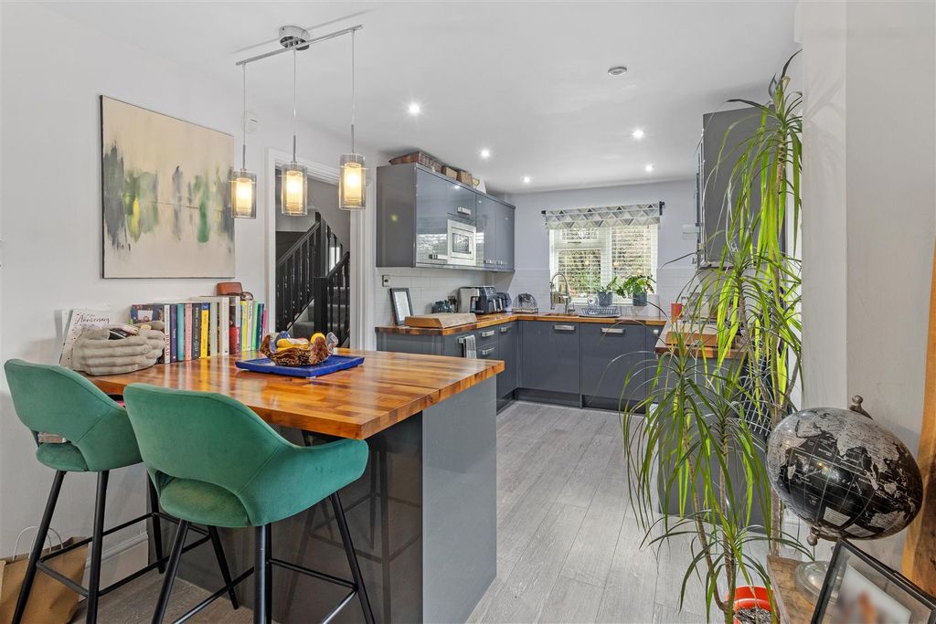 Property photo 3 of 30 Kitchen Diner