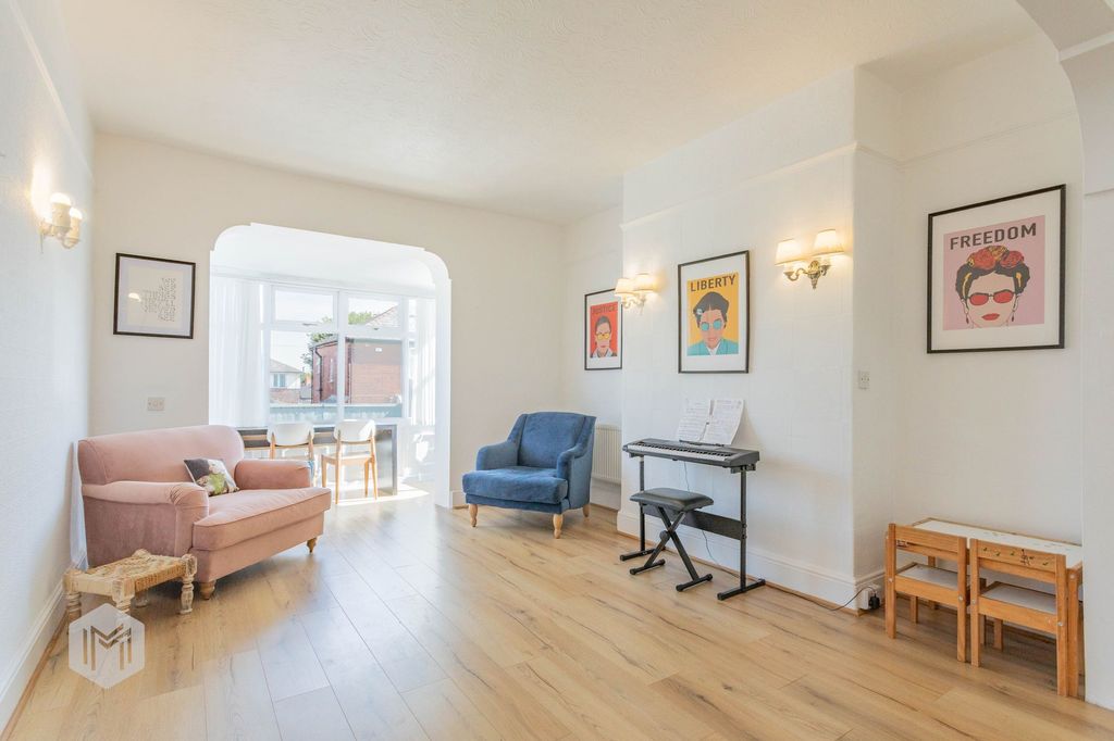 Property photo 2 of 30