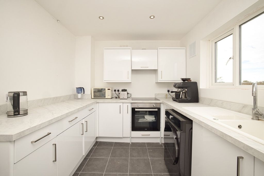 Property photo 3 of 13 Picture 3