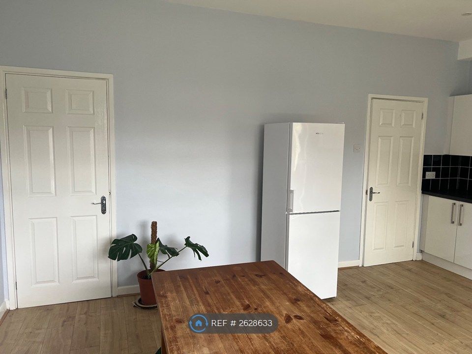 Property photo 3 of 25
