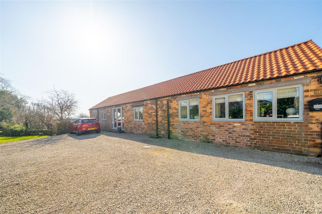 Property photo 3 of 39 Annex