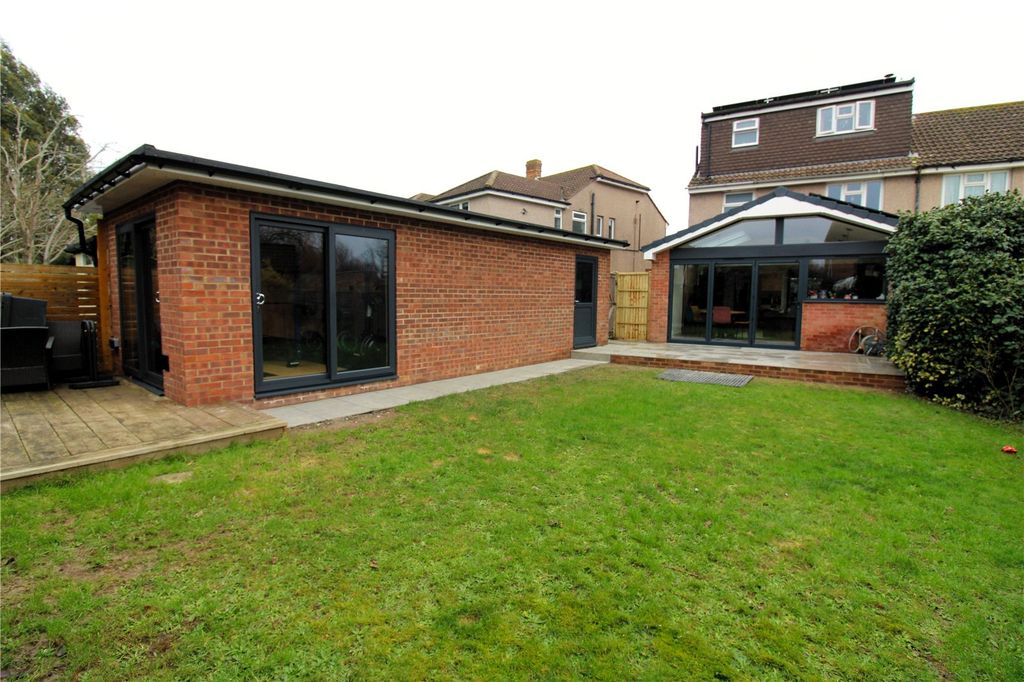 Property photo 3 of 23 Picture No. 20