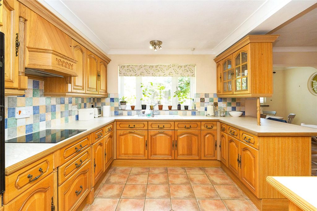 Property photo 3 of 21 Kitchen