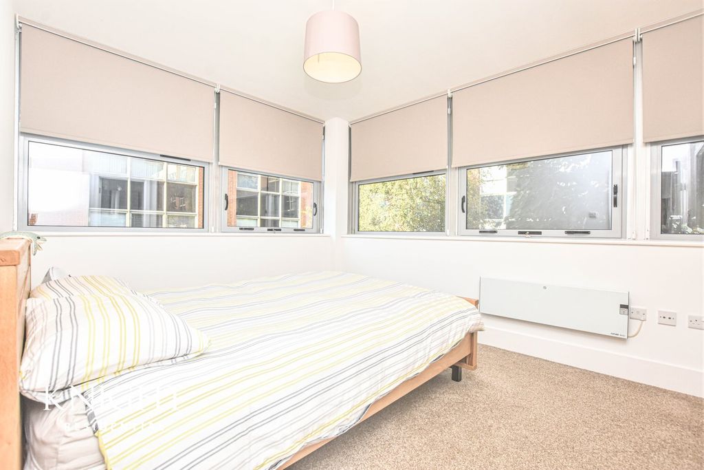 Property photo 3 of 8