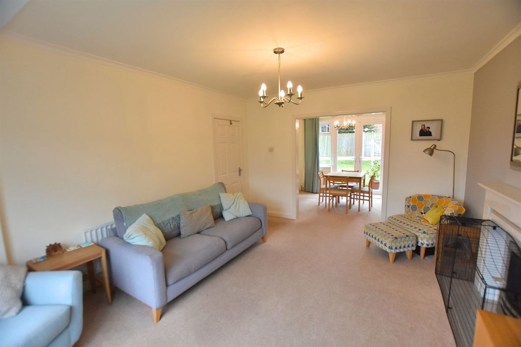 Property photo 3 of 19 Living Room