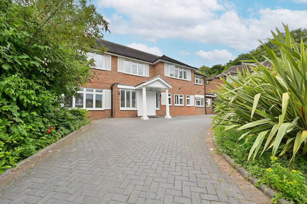 Property photo 2 of 46