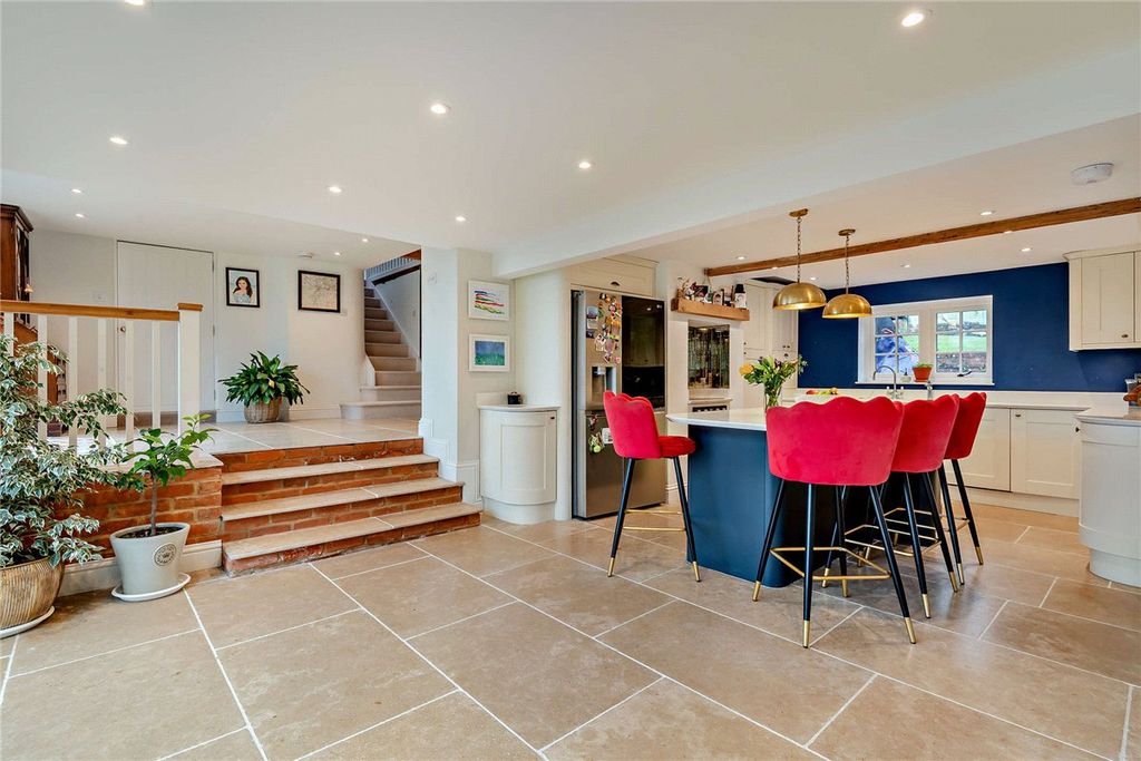 Property photo 2 of 32 Picture No. 25