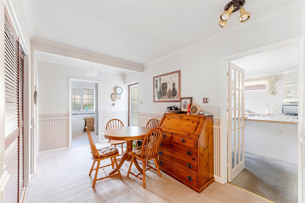 Property photo 3 of 16 Hall.Jpg