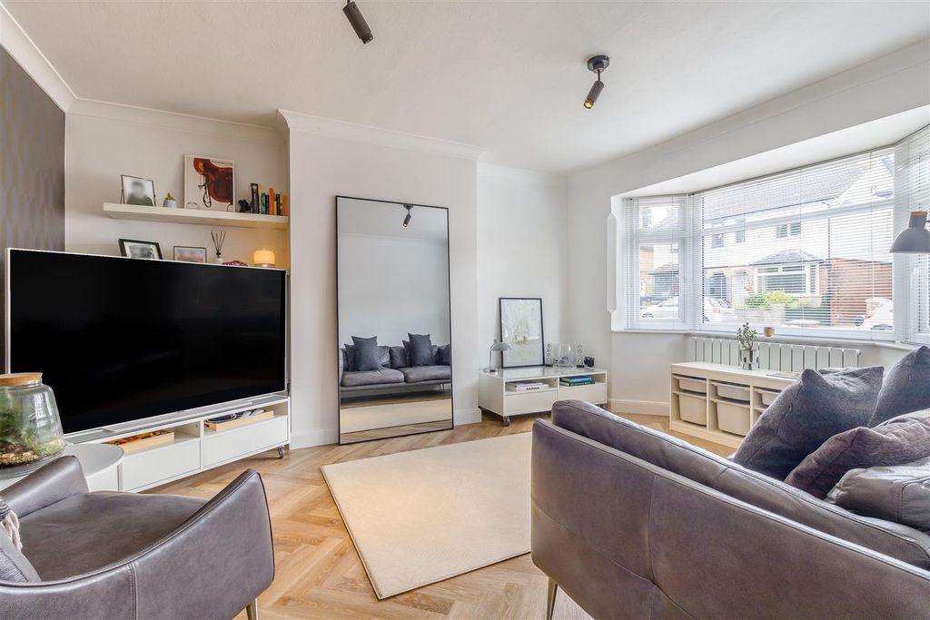Property photo 3 of 34 8609890-Interior11.Jpg