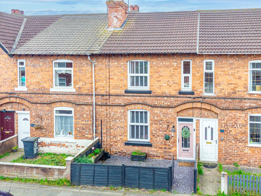 Property photo 1 of 18 Outside1