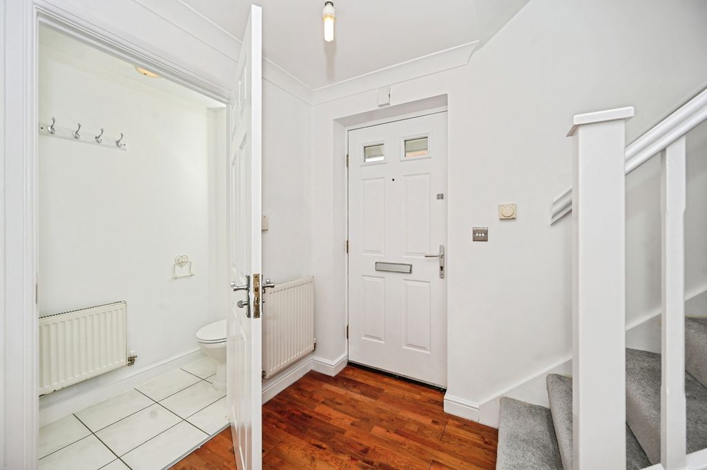 Property photo 2 of 19 Entrance Hallway