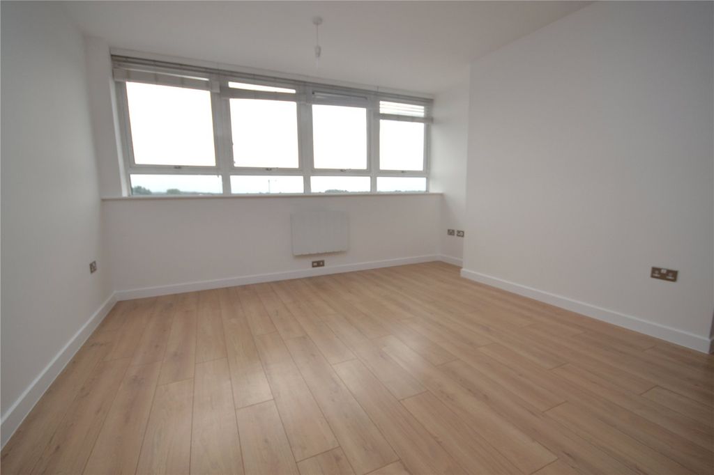 Property photo 3 of 8 Picture No. 04