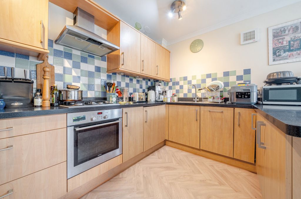 Property photo 3 of 7