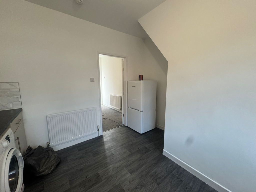 Property photo 3 of 11 Photo 2