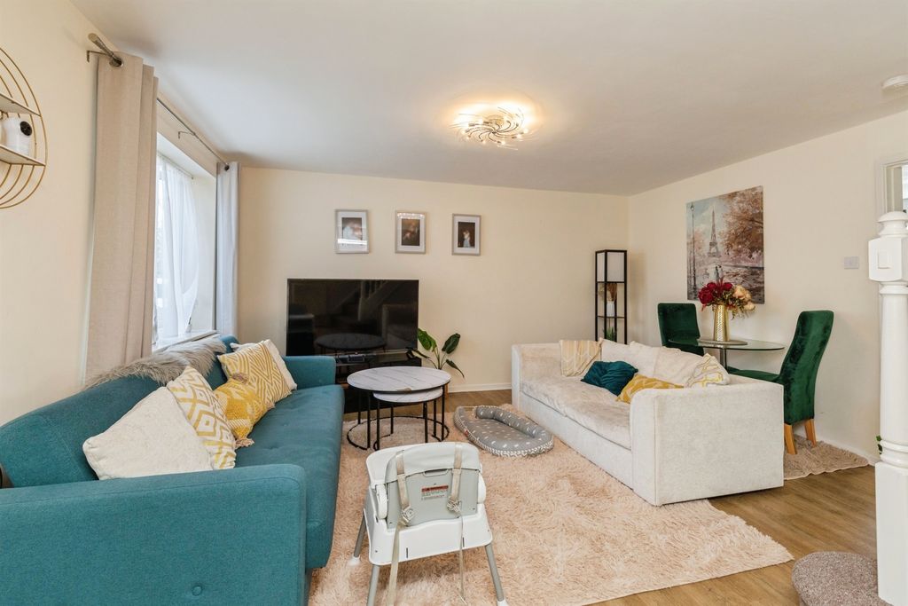 Property photo 3 of 20