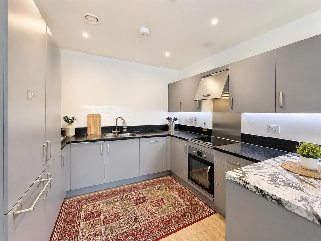 Property photo 1 of 8 Kitchen