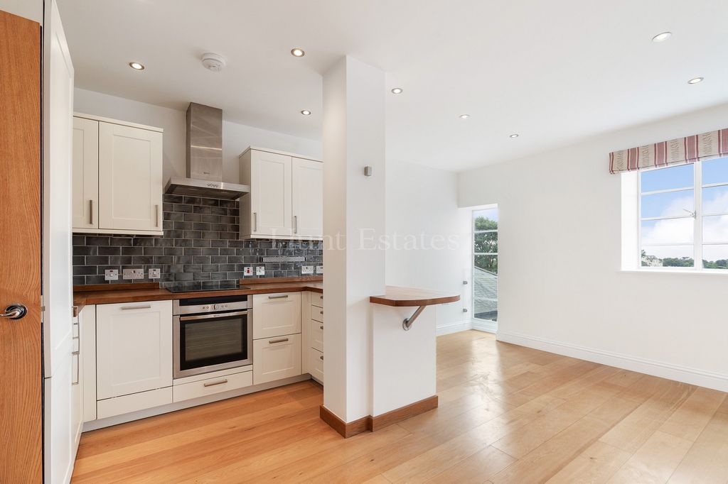 Property photo 3 of 19 Not Specified