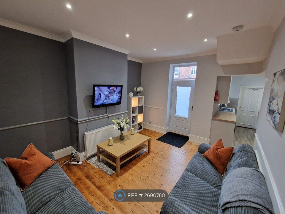 Property photo 2 of 14