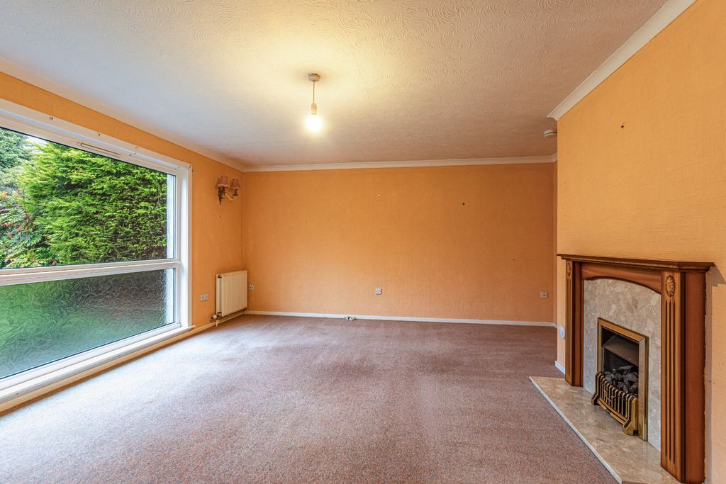 Property photo 2 of 42