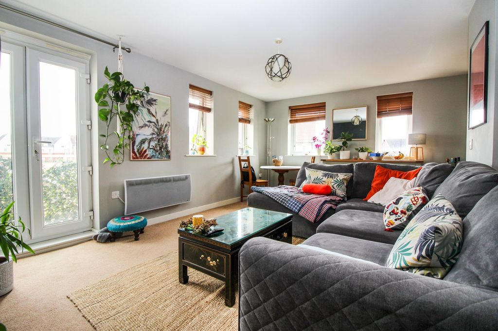 Property photo 3 of 16