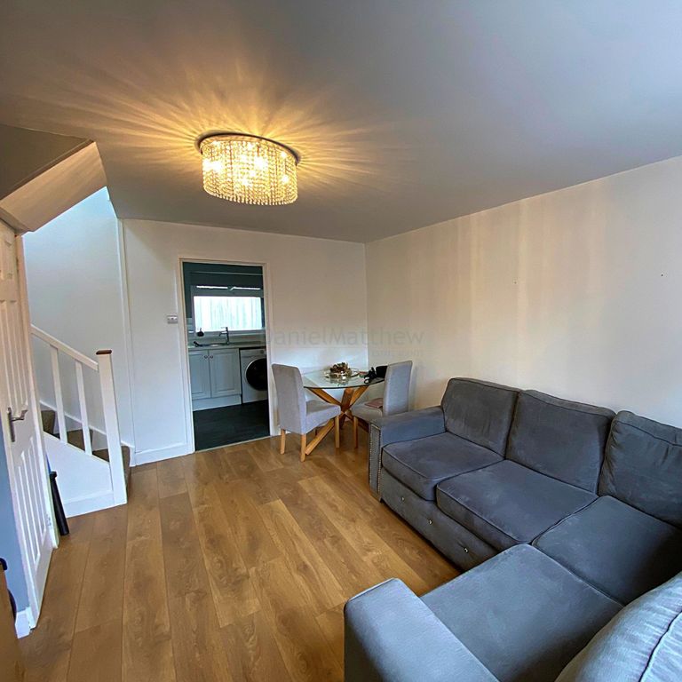 Property photo 3 of 13 Lounge