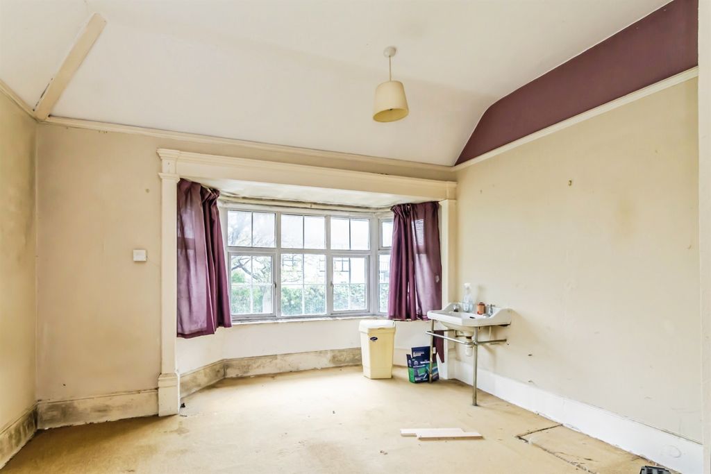 Property photo 2 of 24