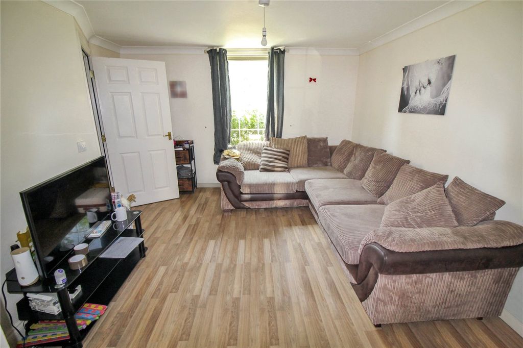Property photo 2 of 17 Picture No. 03