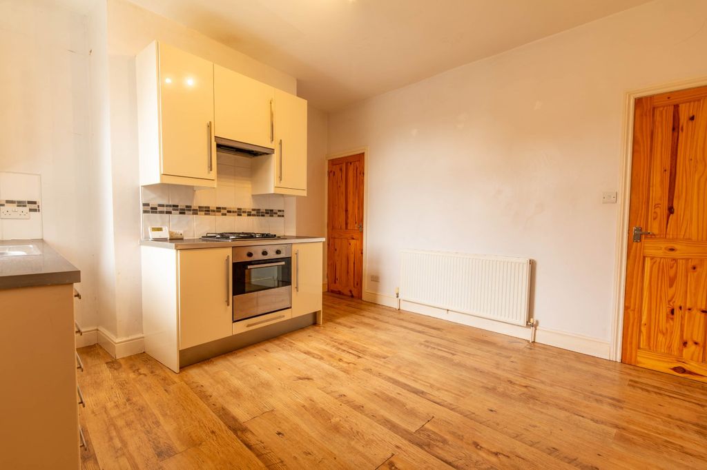 Property photo 3 of 18 Picture No. 27