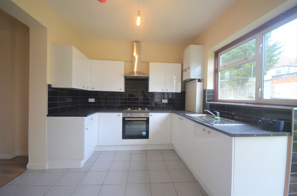 Property photo 1 of 18 Four Bedroom House